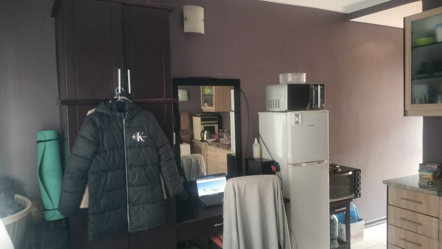 1 Bedroom Property for Sale in Langenhovenpark Free State
